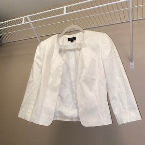 Tahari cropped white blazer size 4